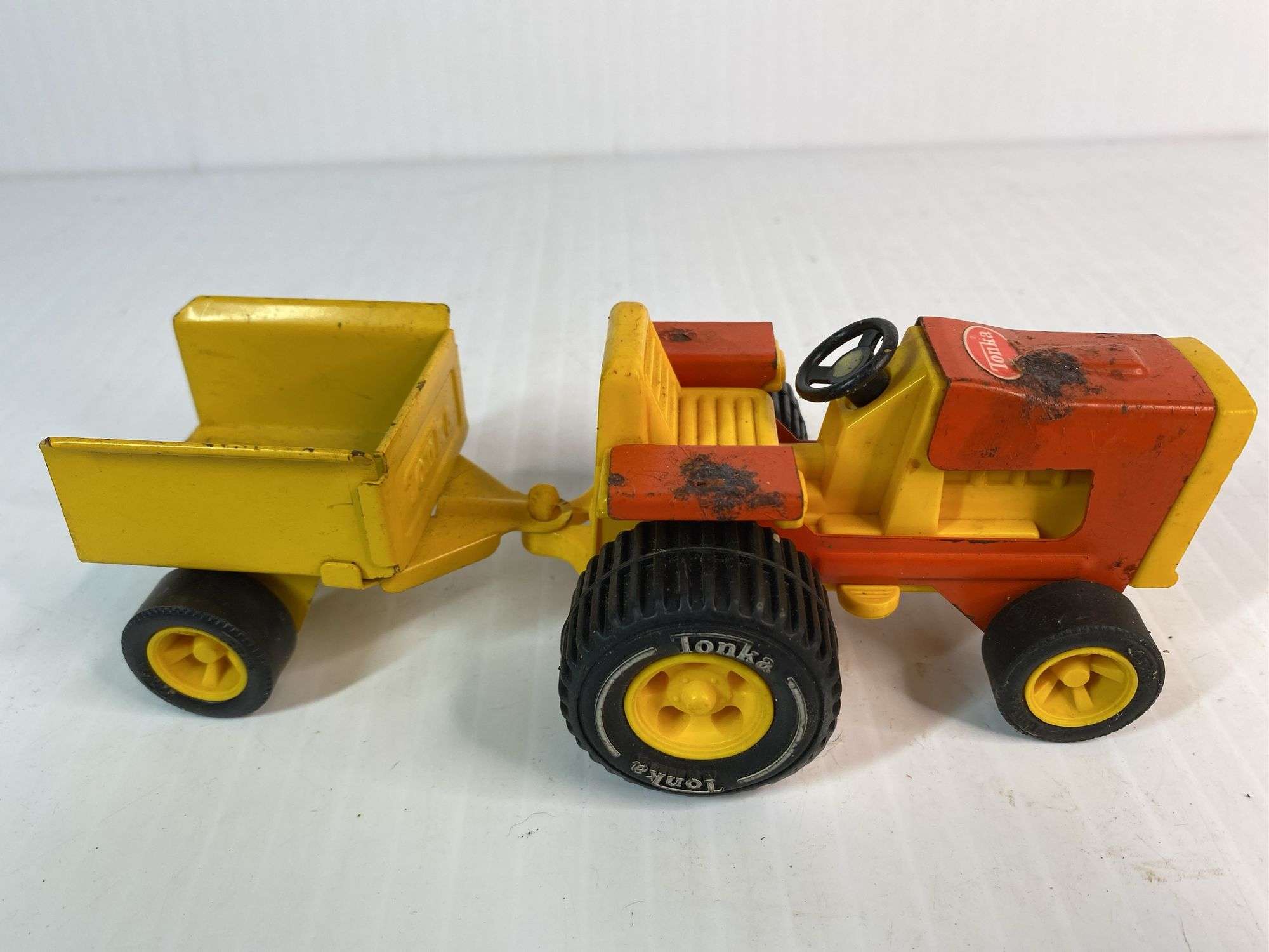 1970s Tonka Lawn Tractor & Trailer