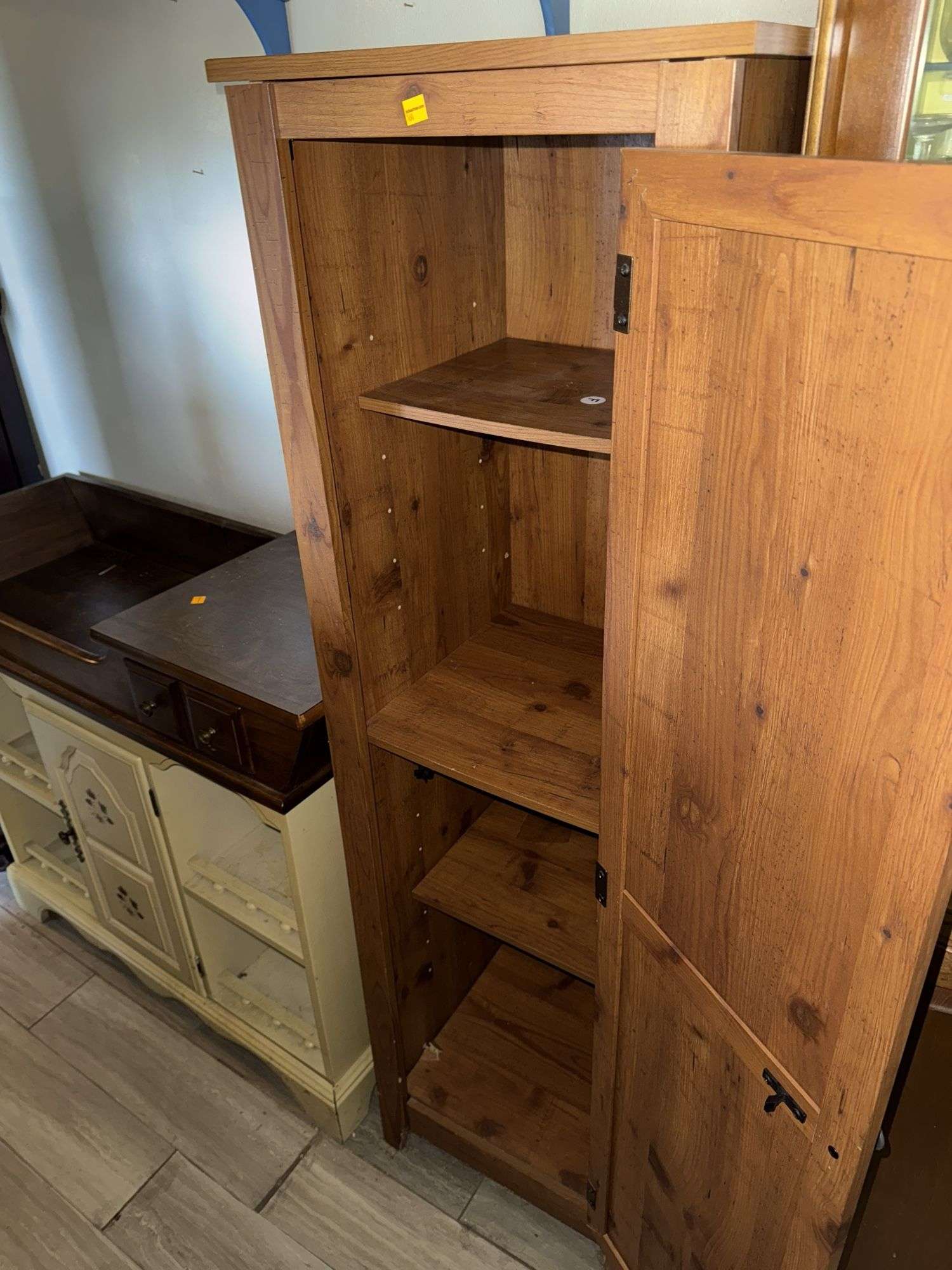 DUTCH PANTRY WITH ADJUSTABLE SHELVING