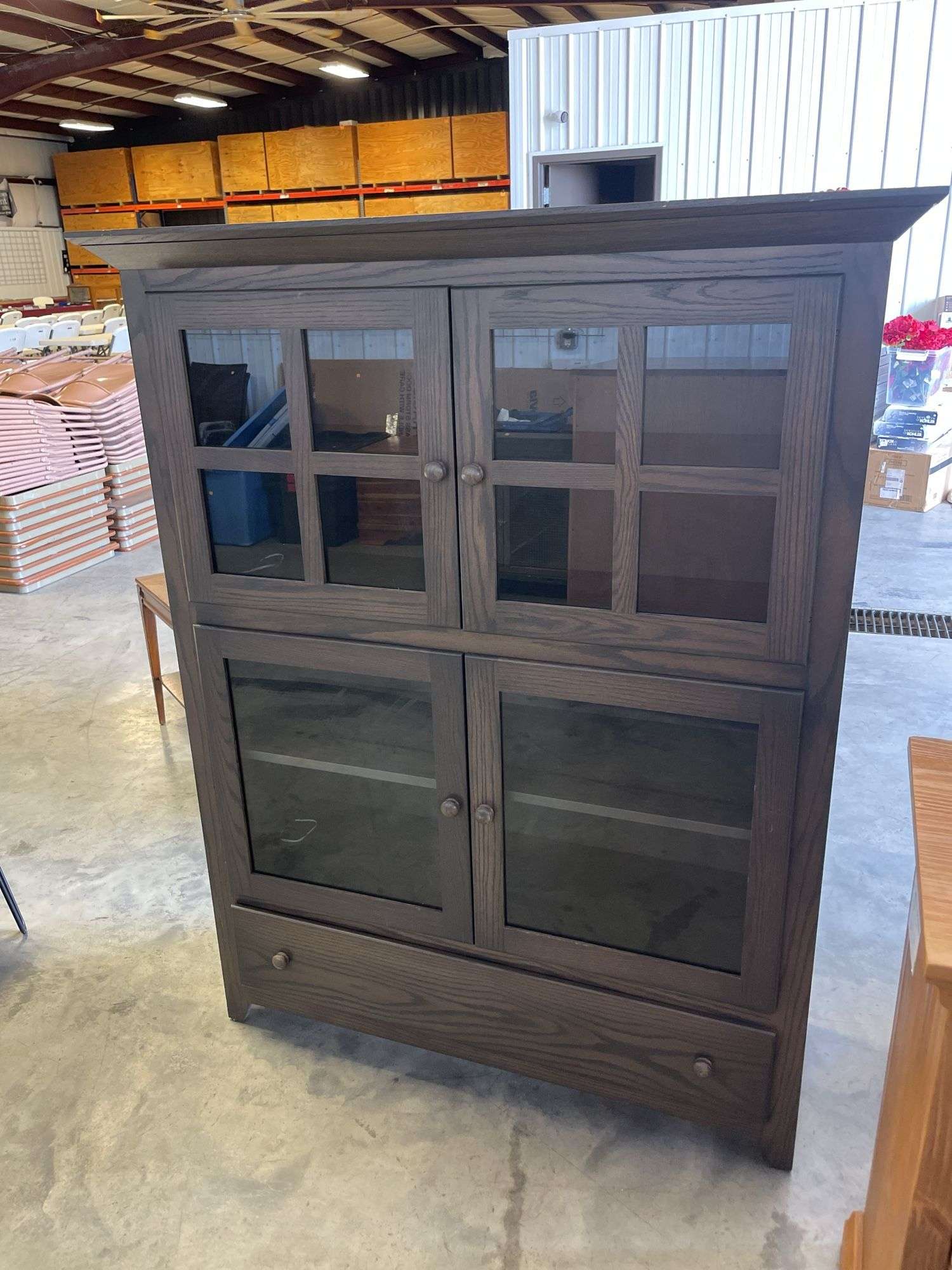 Dining room display cabinet with glass doors and shelving