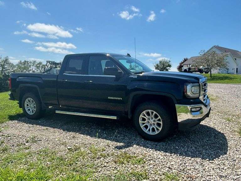 2016 GMC Sierra Z71 1500 , 4x4 , Crew Cab ,