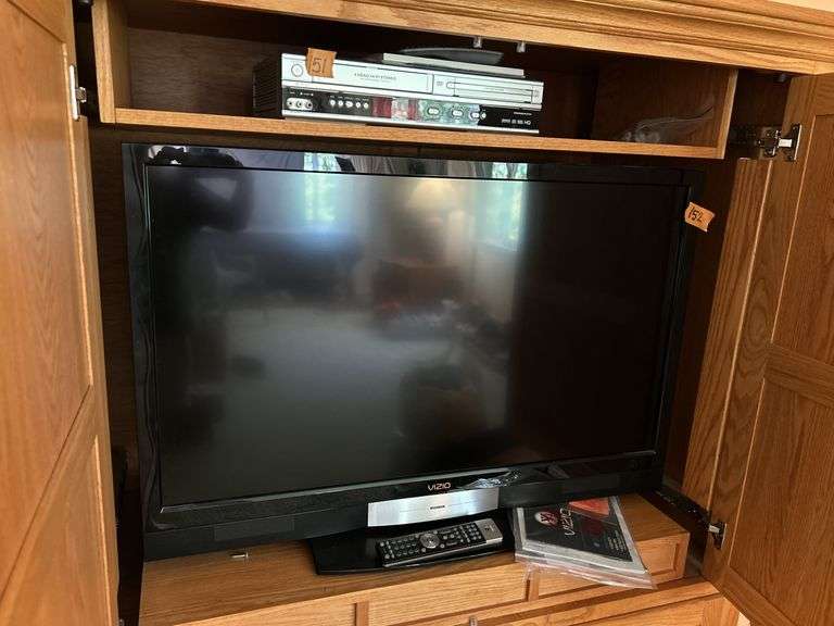 VIZIO VX200E LCD HDTV