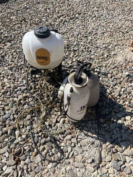 Roundup backpack sprayer- broken strap and (3) handheld sprayers