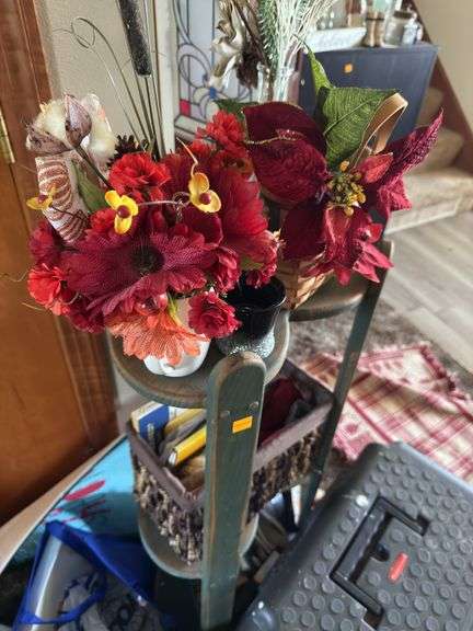 LARGE LOT OF DECOR, WOODEN SHELVES, BASKETS