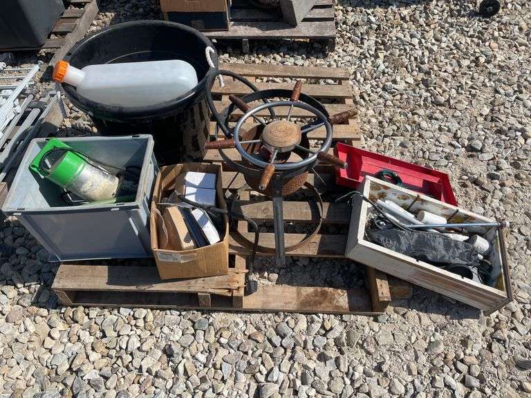 Pallet including 17 gallon tub, propane grill base, sump pump and misc.