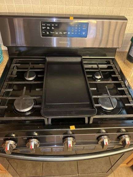 Samsung Gas 4 Burner Stove with Center Griddle