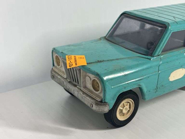 1960s/70s Tonka Jeep Wagoneer