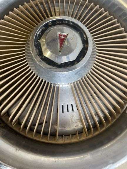 (3) Pontiac turbine style hubcaps