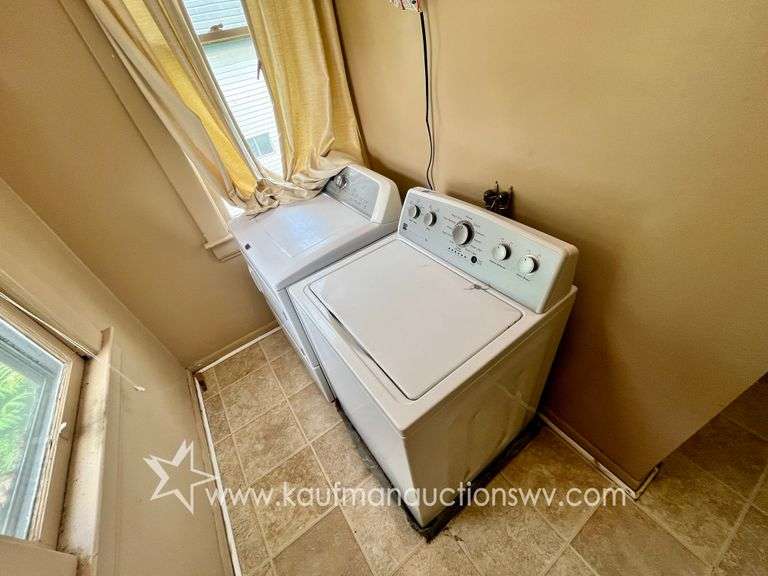Fairmont 4 Bedroom Home with 4 Bay Garage