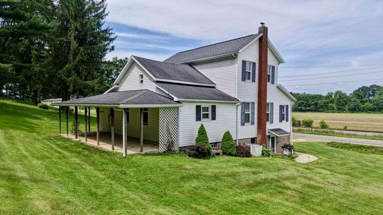Absolute Home & Outbuildings on 3.75 Acres