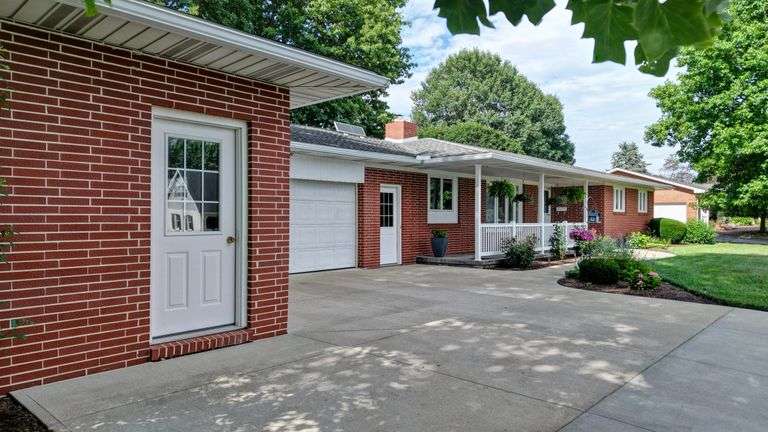 Brick Ranch Home in Sugarcreek