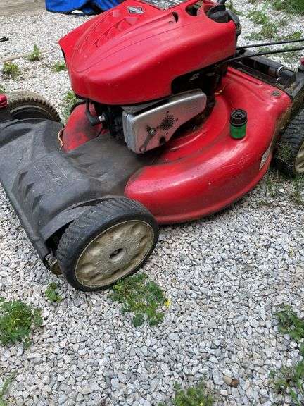 TROY-BILT 21" PUSH MOWER (HAS BAGGER)