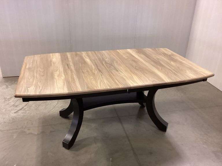 MAVIN Table w/ 2-12" leaves
