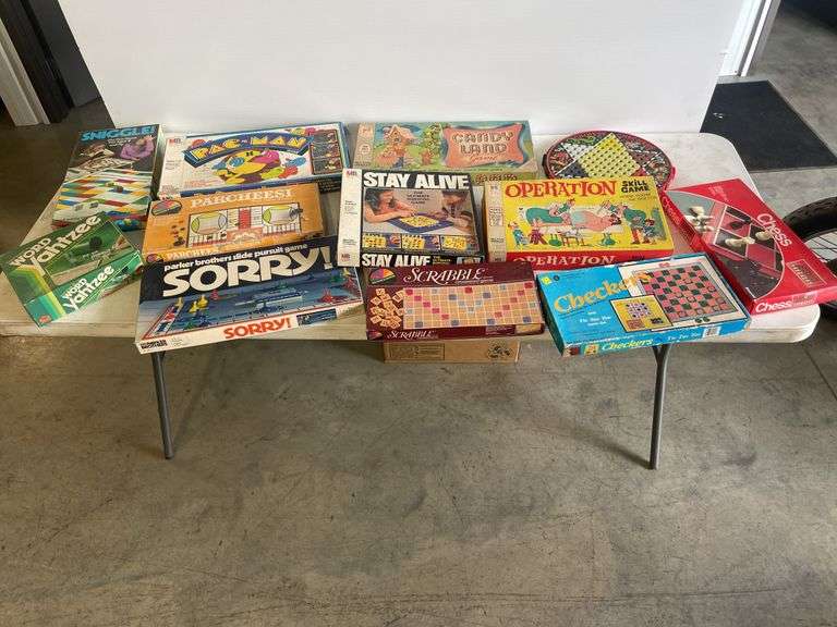 Tote of vintage board games - see images
