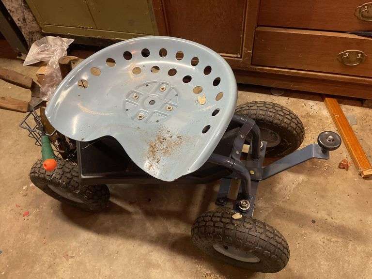 ROLLING CARDEN SEAT AND TOOLS