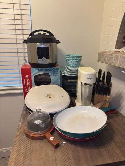 Massive Kitchenware Lot (See Details)