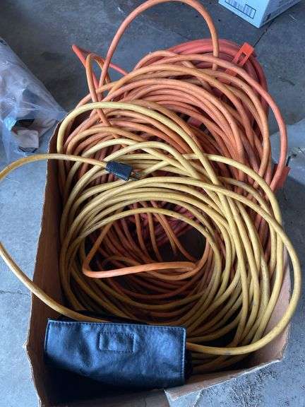 VARIETY OF EXTENSION CORDS