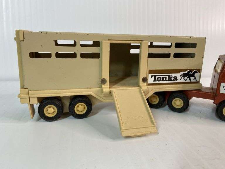 1970s Tonka Mini Horse Trailer & Truck