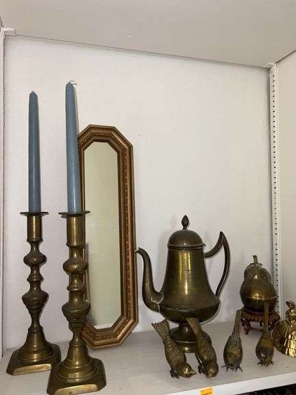 Contents of 1 Shelf-Brass Decor