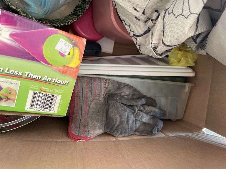LARGE ASSORTMENT OF CHRISTMAS SUPPLIES