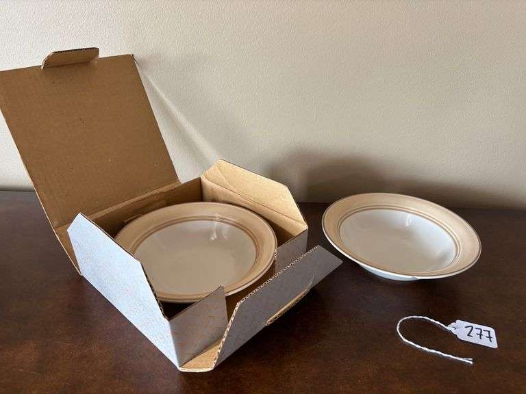 Crowning Fashion Fine Dinnerware - 2 Cereal/Soup Bowls