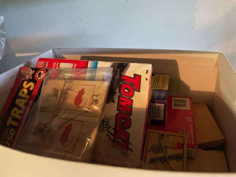 CONTENTS OF SHELVING (SHELF NOT INCLUDED)