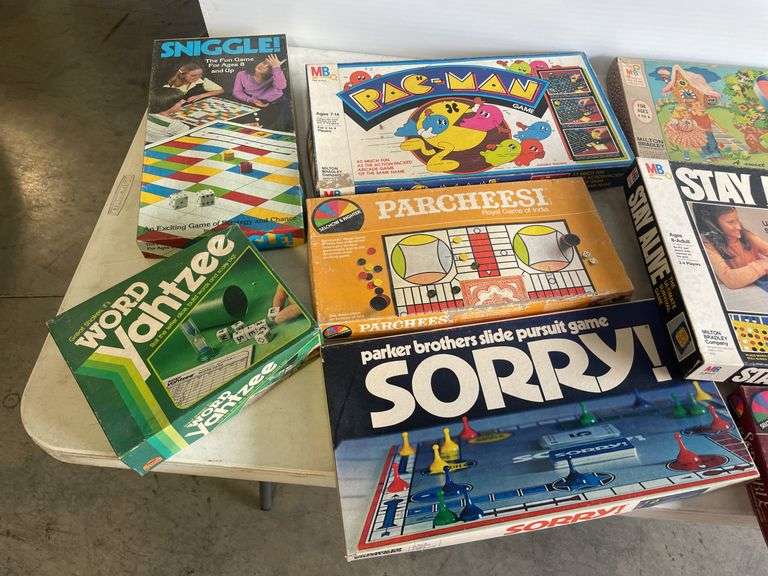Tote of vintage board games - see images