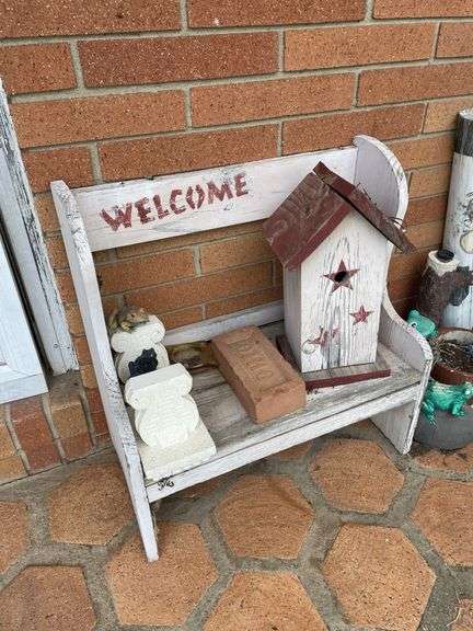 OUTDOOR DECOR BENCH, LIGHTHOUSE AND MORE