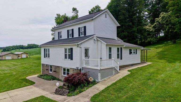 Absolute Home & Outbuildings on 3.75 Acres