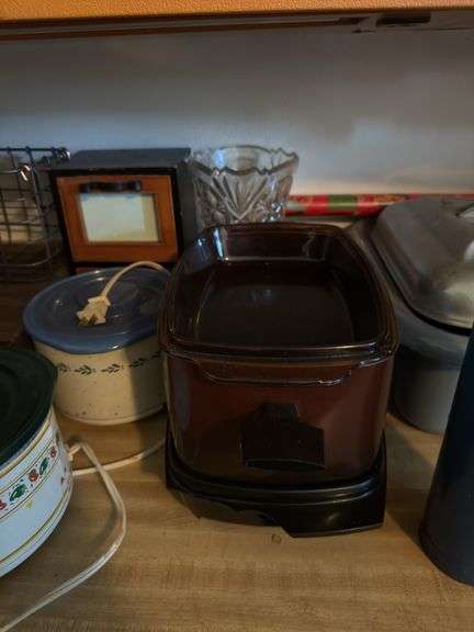CROCKPOTS, ROASTER, BOWLS, LAMP AND TORCH