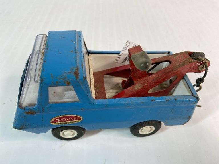 Tonka Mini Wrecker Tow Truck