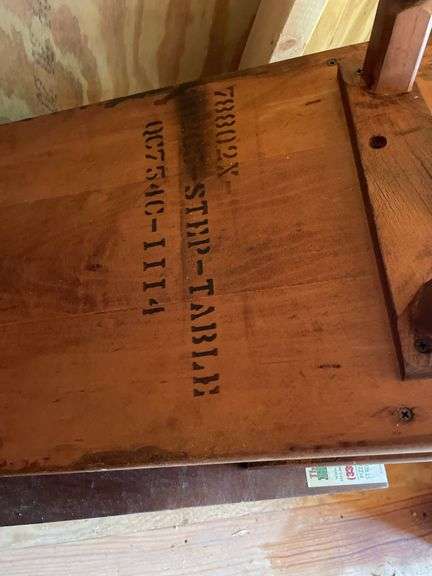 END TABLE, MAGAZINE RACK, STOOL-BENCH, TOTE WITH CONTENTS