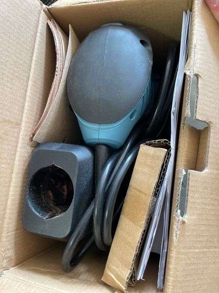 WESCO ELECTRIC HAND SANDER AND SMALL PORTABLE VAC