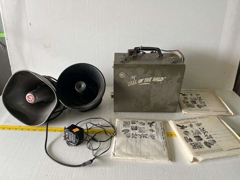 Call of the Wild Predator Call with Speakers