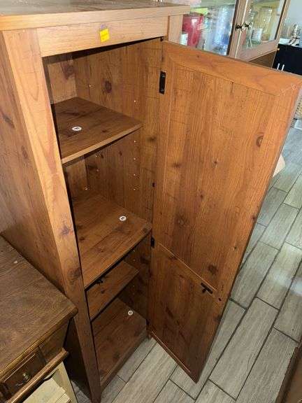 DUTCH PANTRY WITH ADJUSTABLE SHELVING