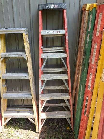 6 FOOT KELLER FIBERGLASS STEP LADDER