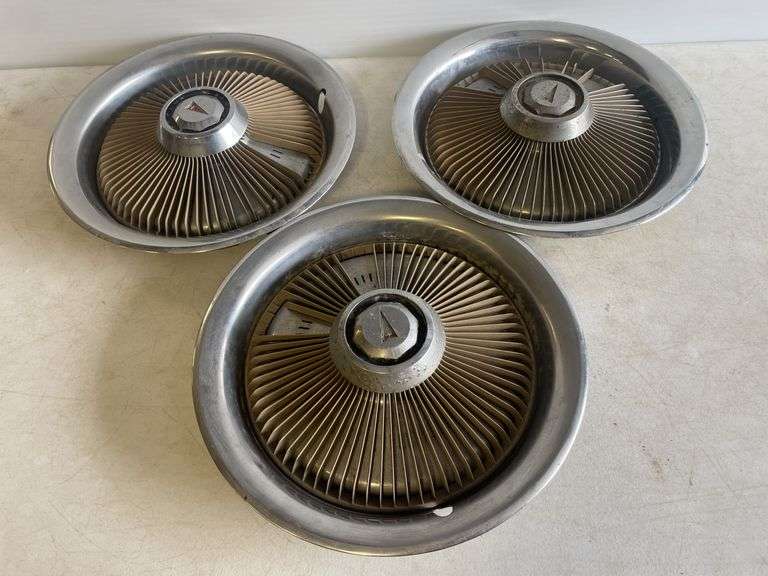 (3) Pontiac turbine style hubcaps