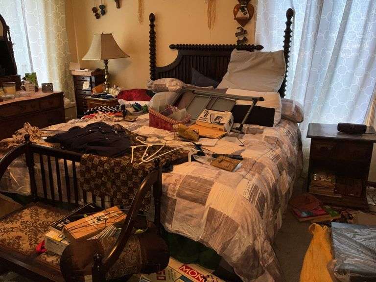 KING SIZE BED AND CONTENTS ON BED