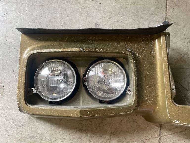 1972 Pontiac Catalina, Bonneville, Grandville, and Safari headlight assembly