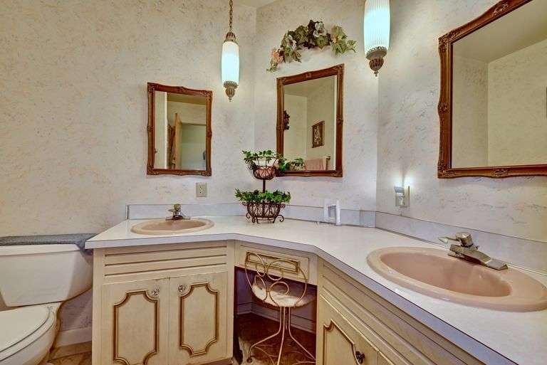 Brick Ranch Home in Sugarcreek