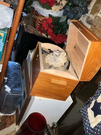 ALL ITEMS ON HEARTH AND MANTLE INCL. VASES AND CLOCK