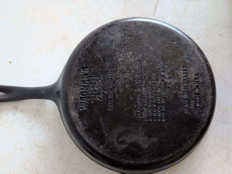 (2) cast iron skillets