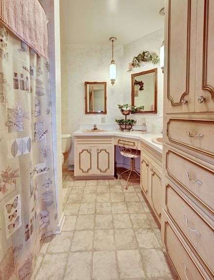 Brick Ranch Home in Sugarcreek