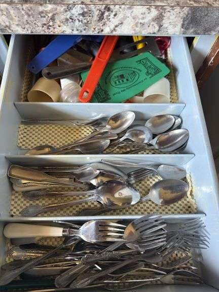 CONTENTS OF CUPBOARD PANS AND RAGS