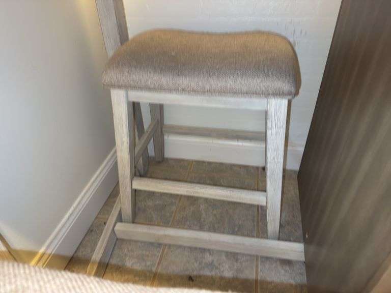 Rustic Style Kitchen Table and Stools