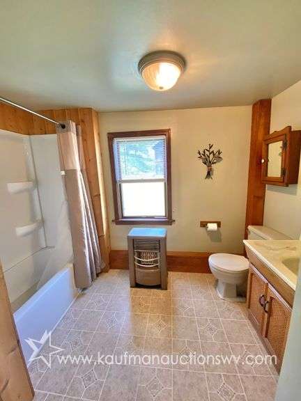 97.89 +/- Acres | 3 Bedroom, 2 Bath Home
