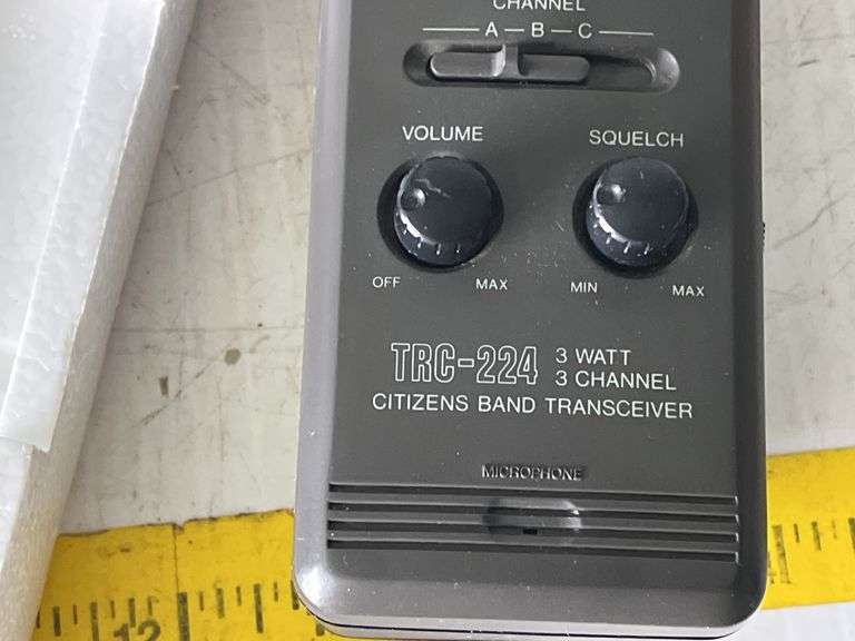 Realistic TRC-224 Walkie Talkies