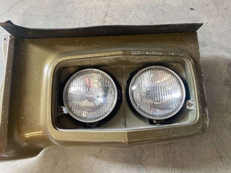 1972 Pontiac Catalina, Bonneville, Grandville, and Safari headlight assembly