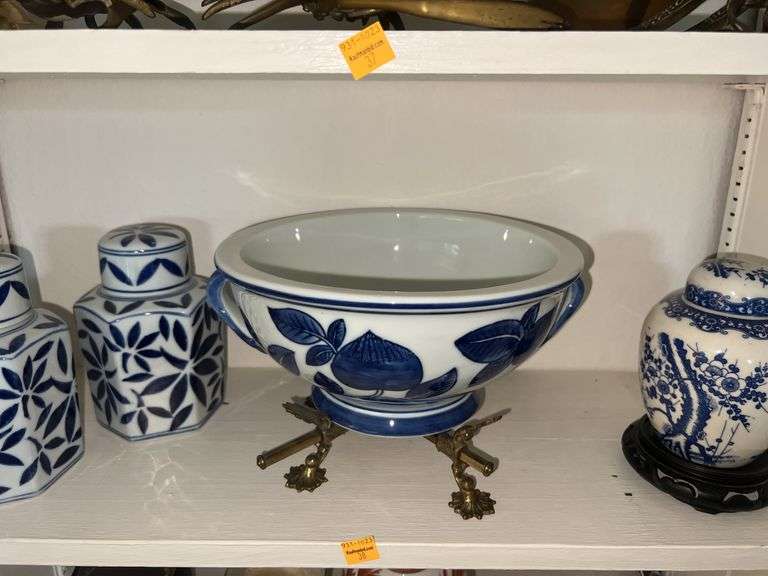 Contents of 1 Shelf-Decor