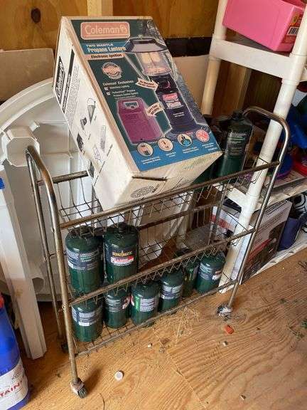 COLEMAN PROPANE LANTERN W/ EXTRA PROPANE TANKS