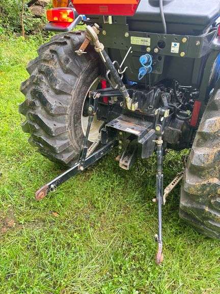 New Holland Workmaster 40 Tractor , 4WD with front end loader, Pto , 3 pt. , (Only 276 Hours )